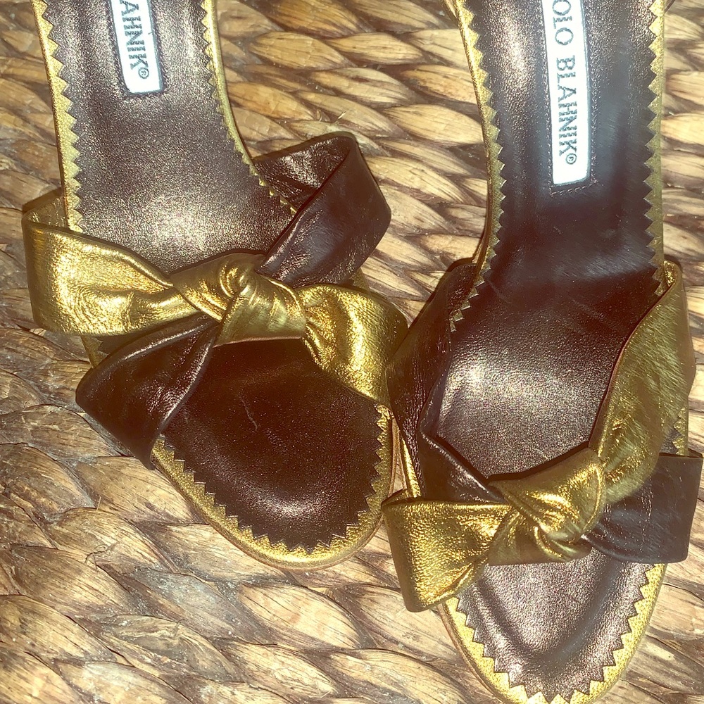 Manolo Blahnik Bronze Nappa Oggi D'Orsay Pump 37.5